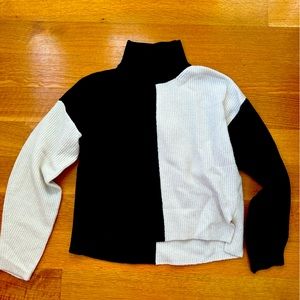 Abercrombie and Fitch Black and white sweater
